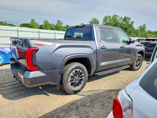 2025 TOYOTA TUNDRA SR5