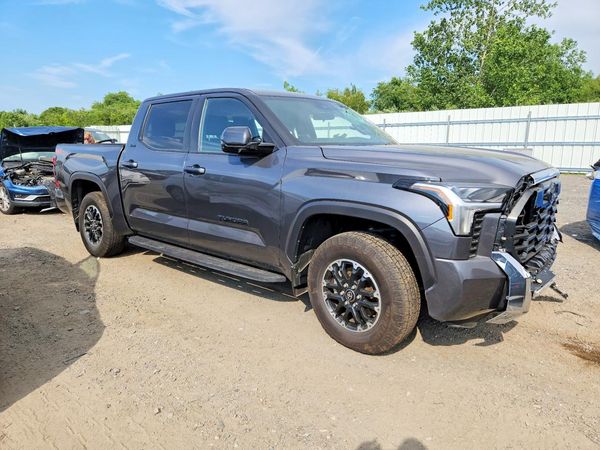 2025 TOYOTA TUNDRA SR5