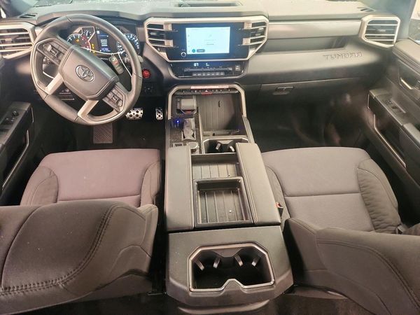 2025 TOYOTA TUNDRA SR5