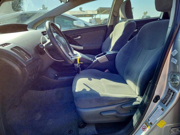 2014 TOYOTA PRIUS — DENT