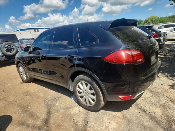 2014 PORSCHE CAYENNE