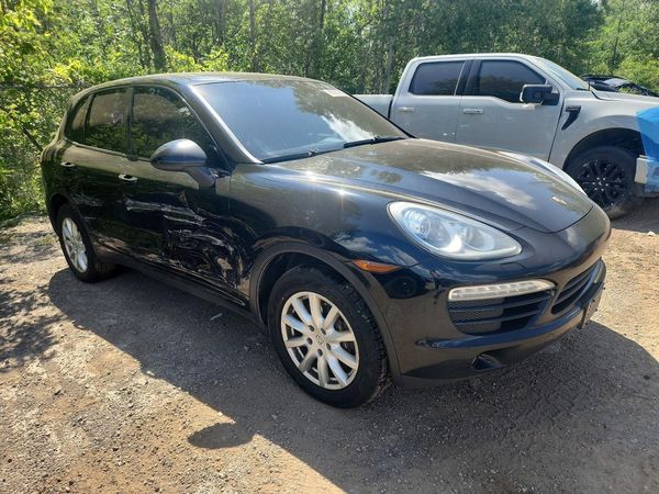 2014 PORSCHE CAYENNE