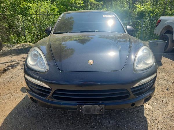 2014 PORSCHE CAYENNE