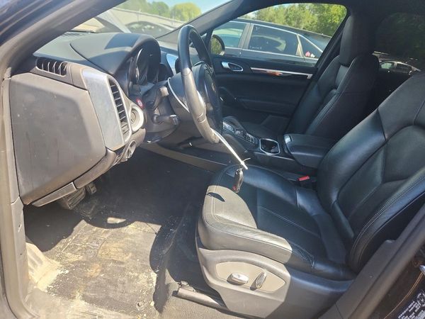 2014 PORSCHE CAYENNE