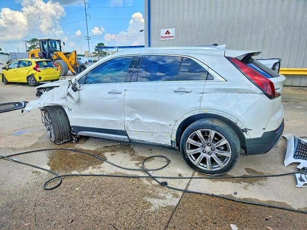 2019 CADILLAC XT4 Premium Luxury