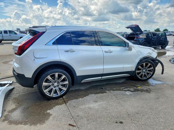 2019 CADILLAC XT4 Premium Luxury