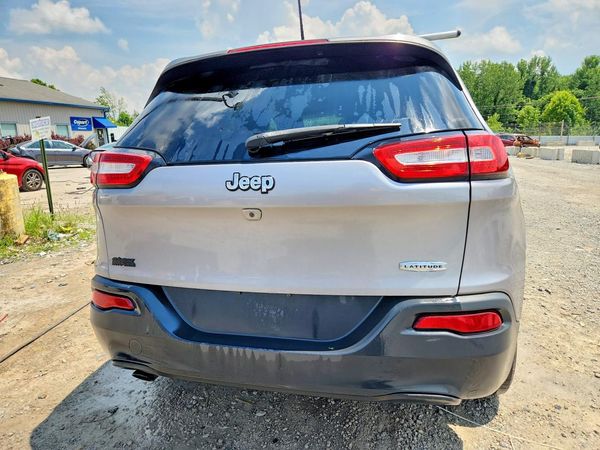 2018 JEEP CHEROKEE LATITUDE FWD