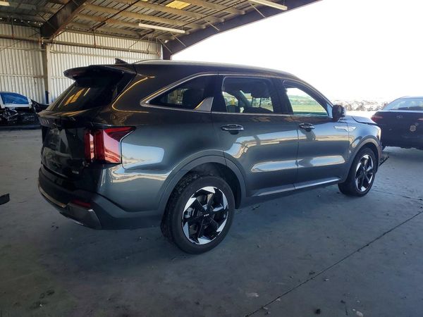 2025 KIA SORENTO