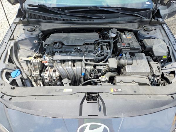 2024 HYUNDAI ELANTRA SE