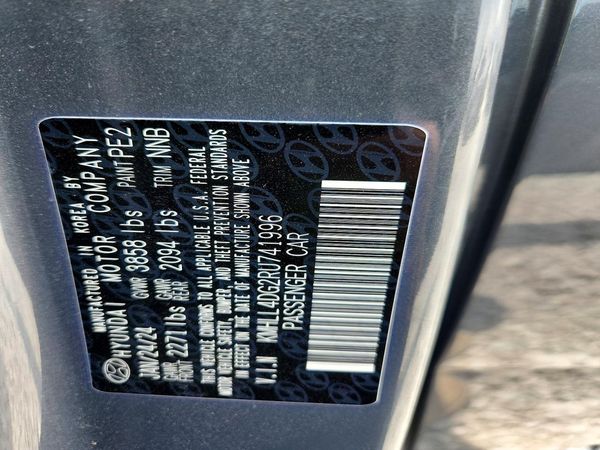 2024 HYUNDAI ELANTRA SE