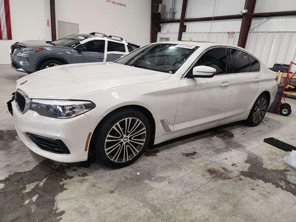 2019 BMW 530