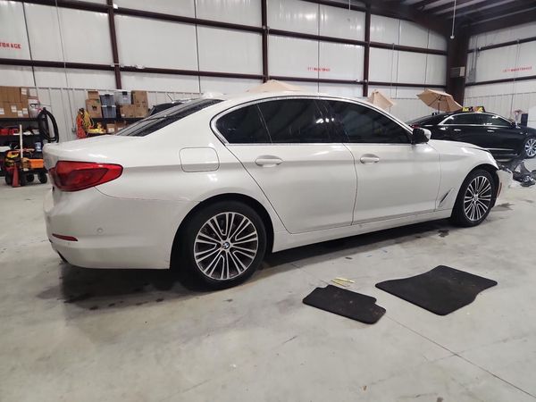 2019 BMW 530