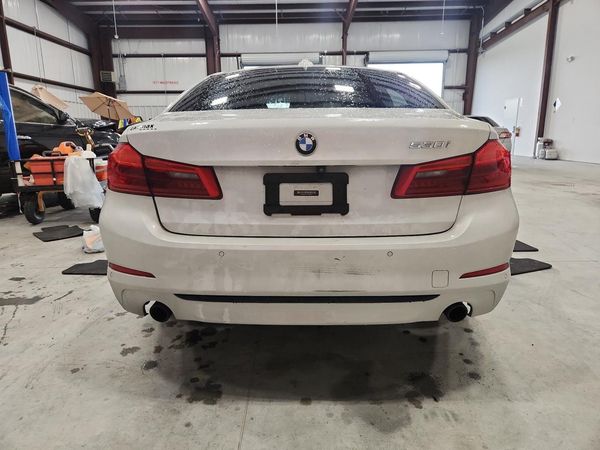 2019 BMW 530