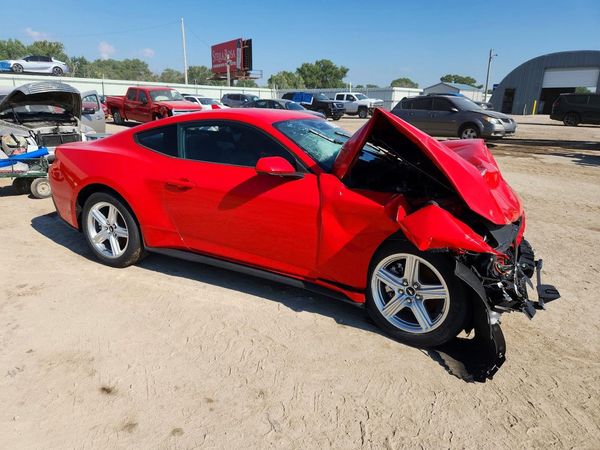 2026 FORD MUSTANG I4 — Passenger 3/4