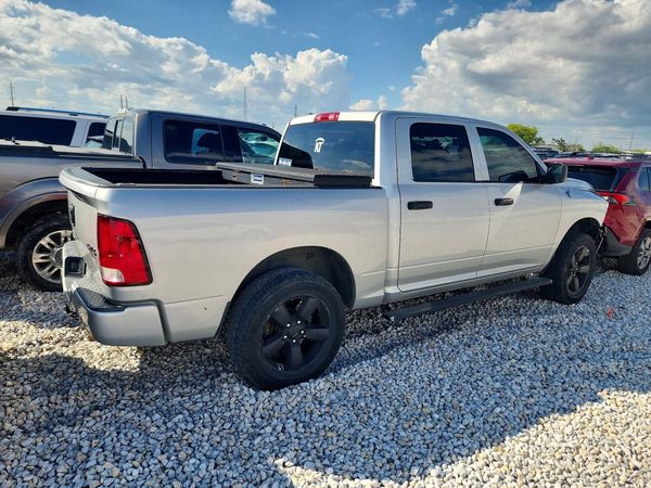 2014 RAM 1500 ST