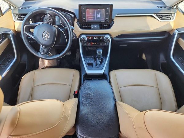2020 TOYOTA RAV4 XLE Premium