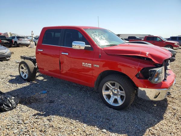 2018 RAM 1500 SLT CREW CAB 4X2