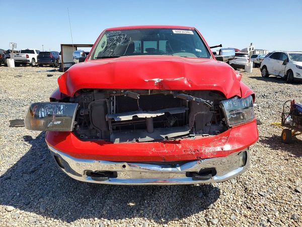 2018 RAM 1500 SLT CREW CAB 4X2