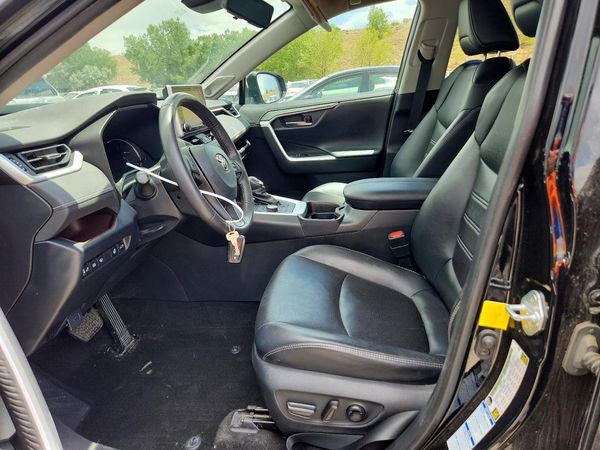 2019 TOYOTA RAV4 Limited