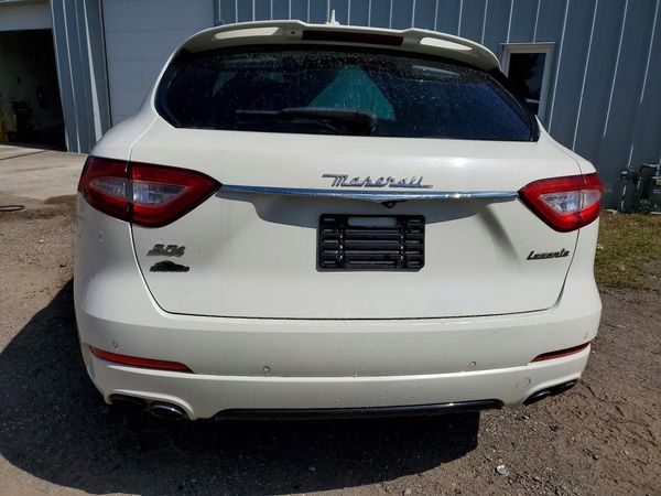 2018 MASERATI LEVANTE Sport