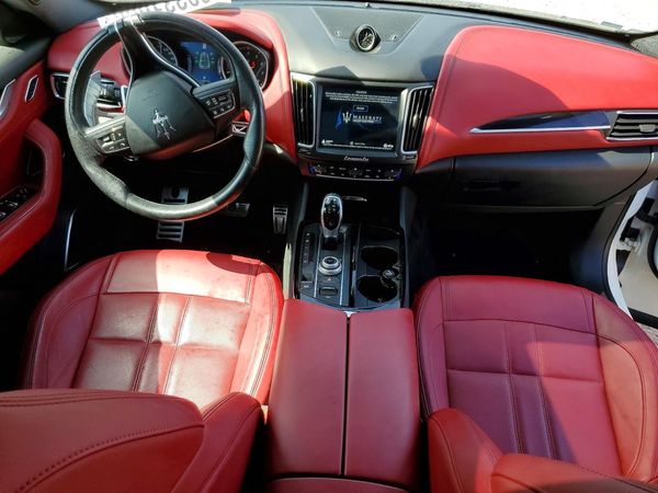 2018 MASERATI LEVANTE Sport