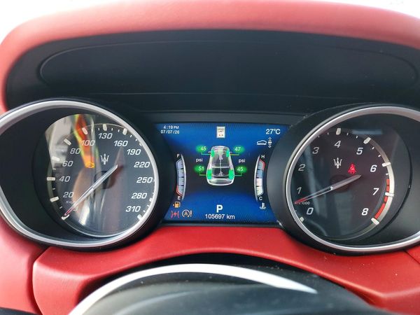 2018 MASERATI LEVANTE Sport