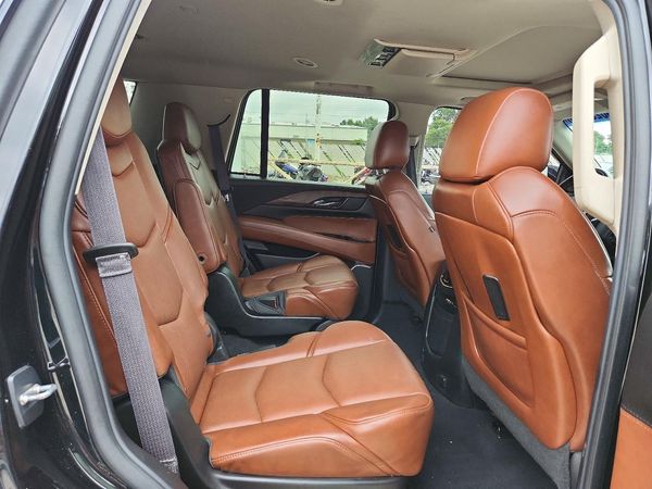 2015 CADILLAC ESCALADE Luxury
