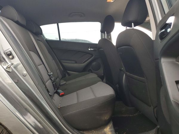 2016 KIA FORTE GL (Middle-Low Grade)