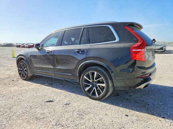 2021 VOLVO XC90 Momentum