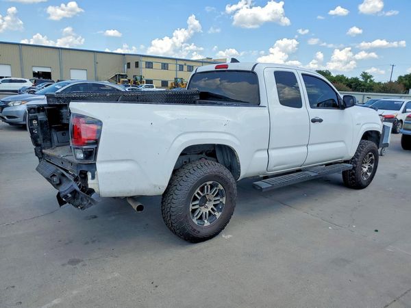 2017 TOYOTA TACOMA SR/SR5