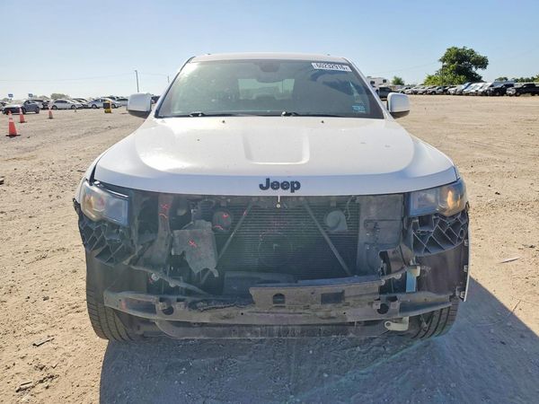 2017 JEEP GRAND CHEROKEE LAREDO 4X2