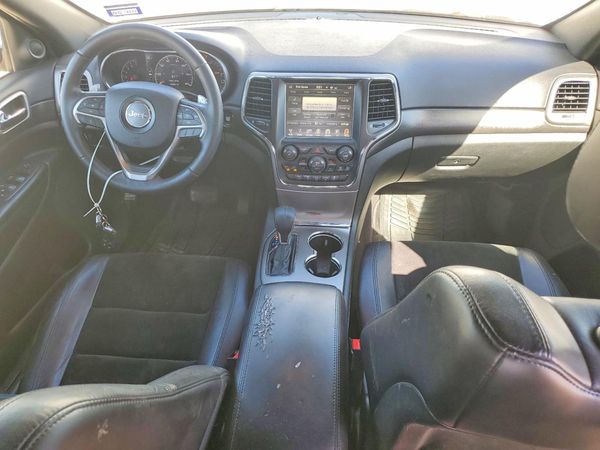 2017 JEEP GRAND CHEROKEE LAREDO 4X2
