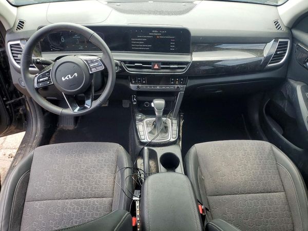 2025 KIA SELTOS S, X-Line