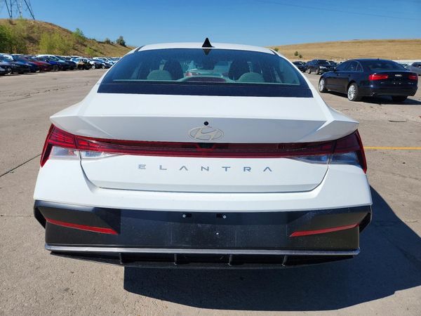 2025 HYUNDAI ELANTRA