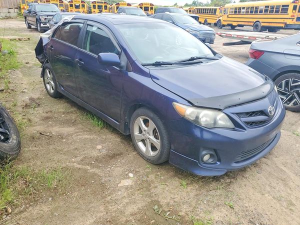 2013 TOYOTA COROLLA