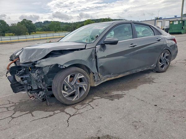 2024 HYUNDAI ELANTRA
