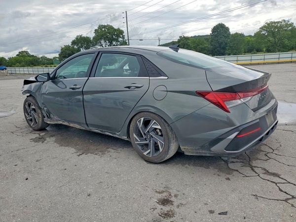 2024 HYUNDAI ELANTRA