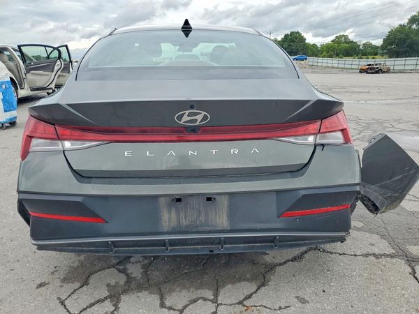 2024 HYUNDAI ELANTRA