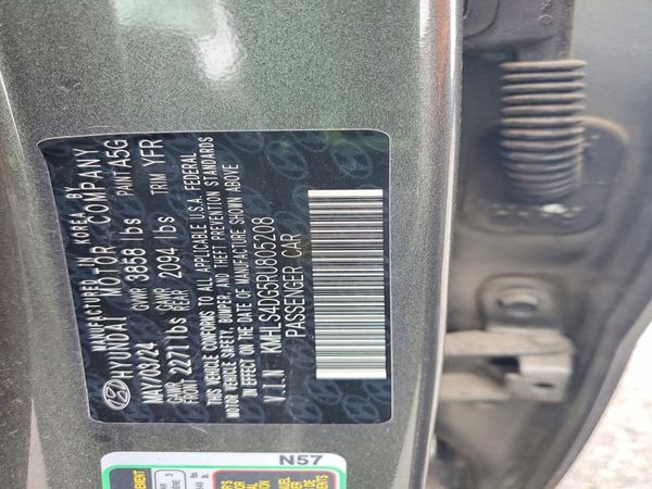 2024 HYUNDAI ELANTRA