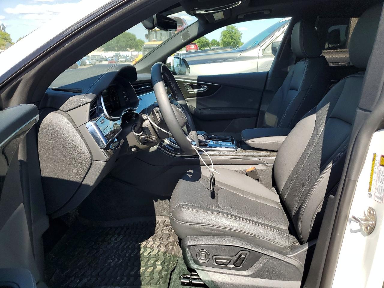2025 AUDI Q8
