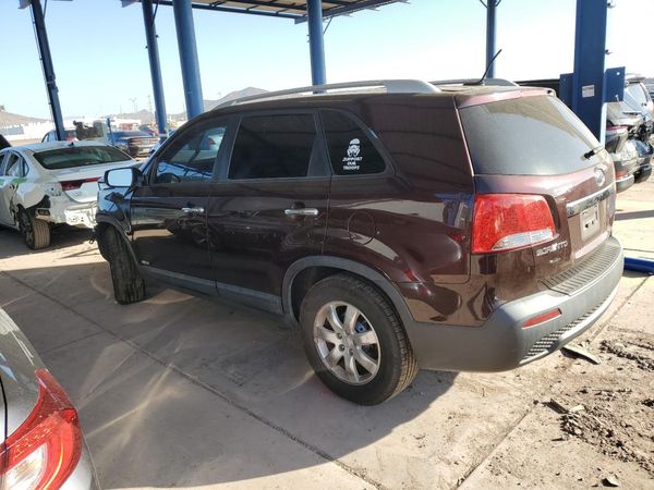 2013 KIA SORENTO Base / LX