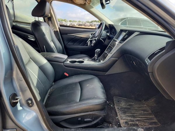 2014 INFINITI Q50 — DENT