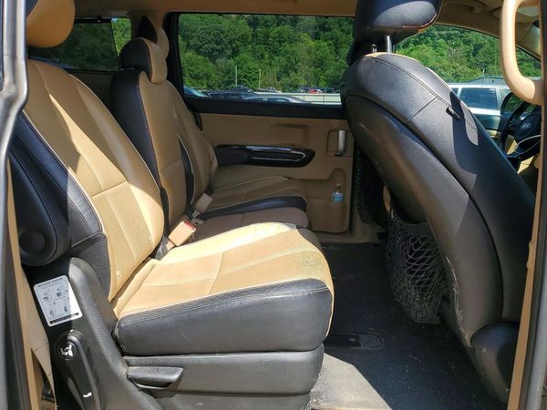 2015 KIA SEDONA GLS - Middle level