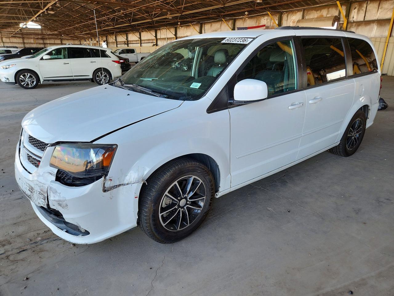 2017 DODGE CARAVAN GT — Front 3/4