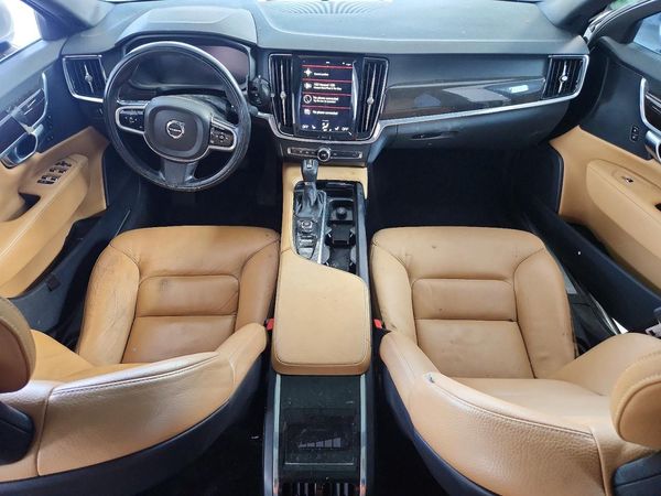 2018 VOLVO S90 Momentum — CKPT