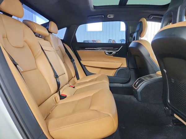 2018 VOLVO S90 Momentum — PSRS