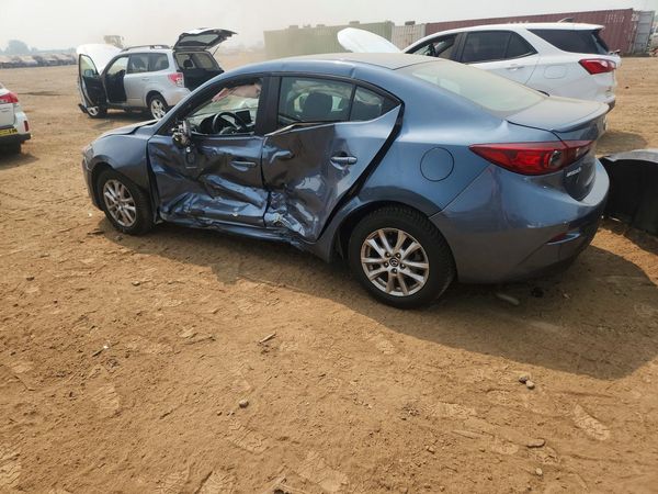 2015 MAZDA 3 Touring/GS