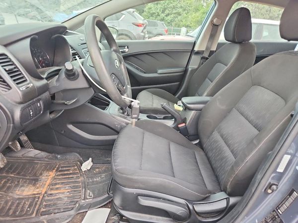 2016 KIA FORTE GL (Middle-Low Grade)