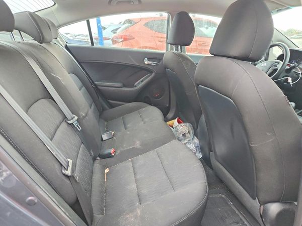 2016 KIA FORTE GL (Middle-Low Grade)