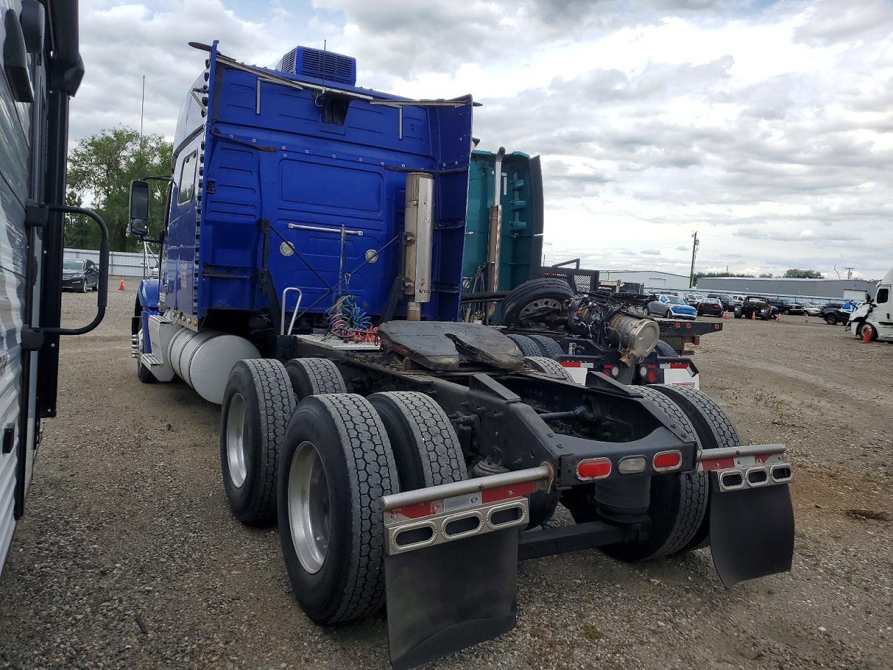 2007 VOLVO VT